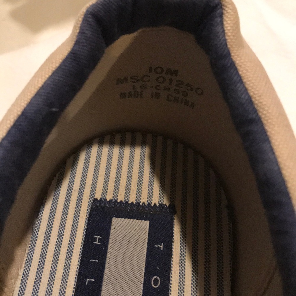 Shoes - Picture 2 of 6